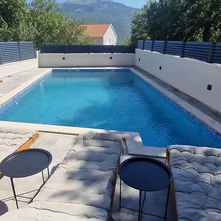 Ivan With Pool Zagvozd