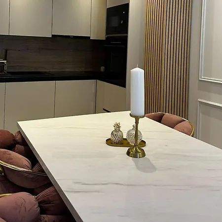 アパート Ivan With Pool